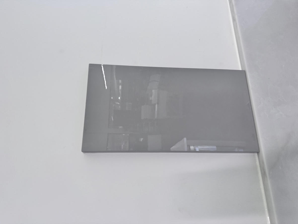 004A cabinet door sample, code 004A