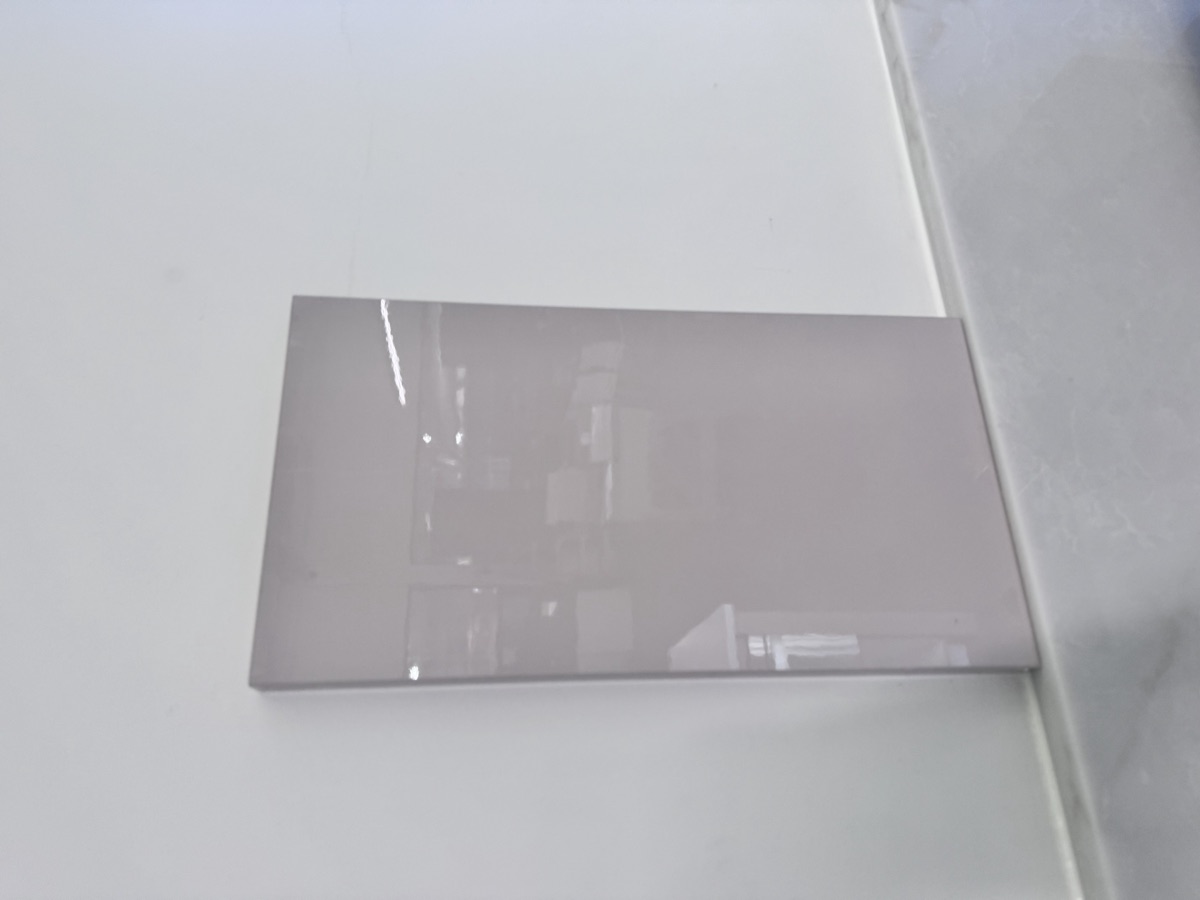106G cabinet door sample, code 106G